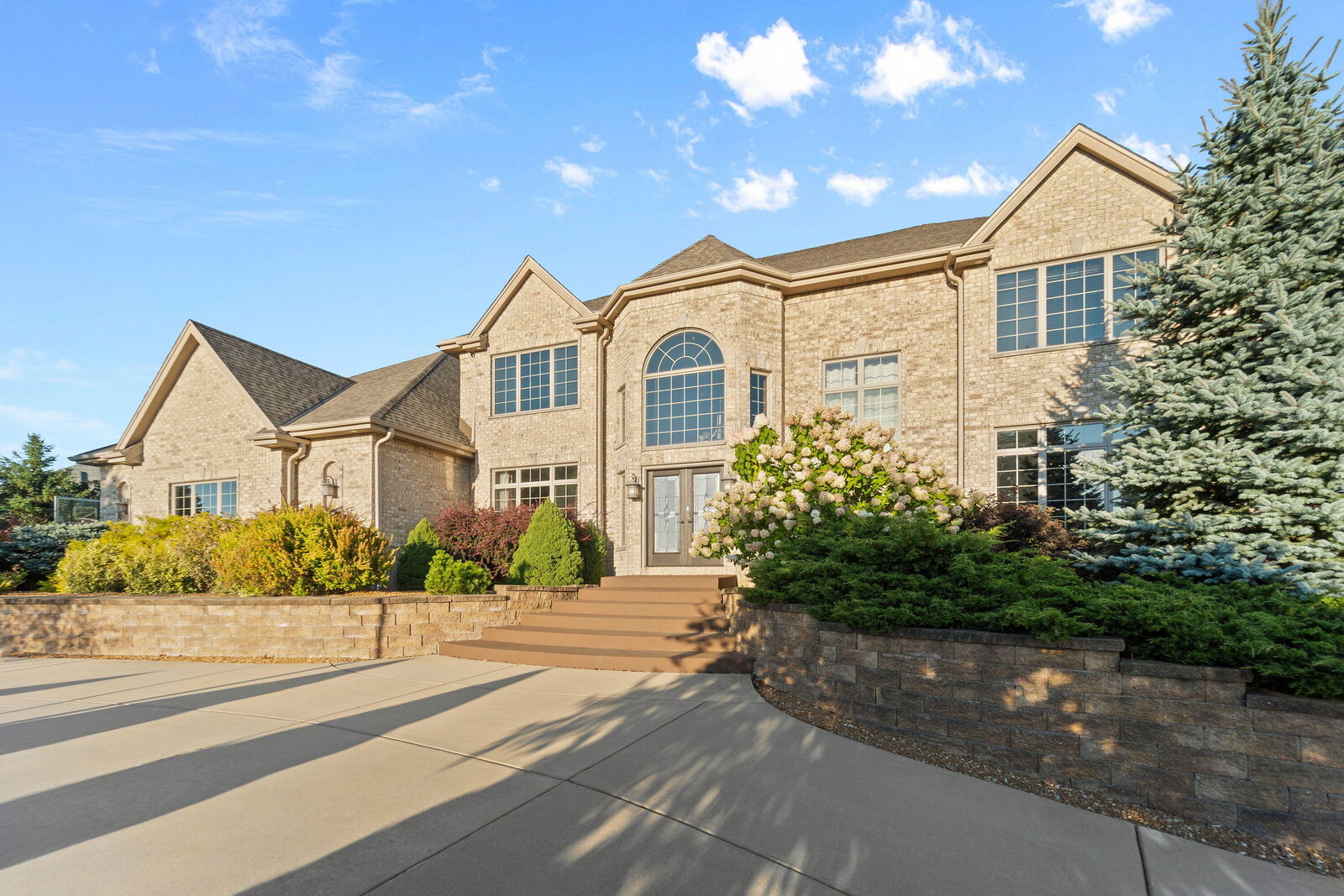 Property Photo:  7444 S Stone Hedge Dr  WI 53132 