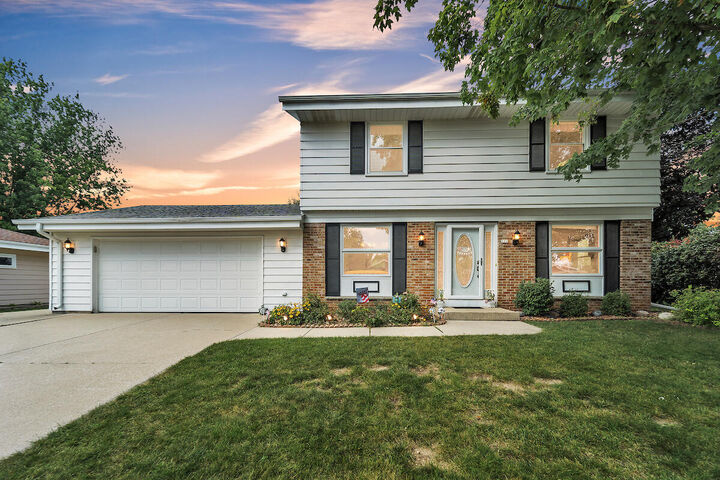 112 W Althea Dr  Grafton WI 53024 photo