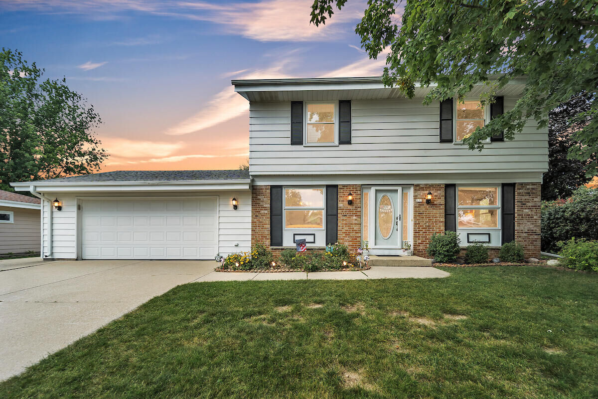 Property Photo:  112 W Althea Dr  WI 53024 