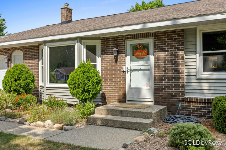 Property Photo: 4343 Glen Hollow Drive MI 49426