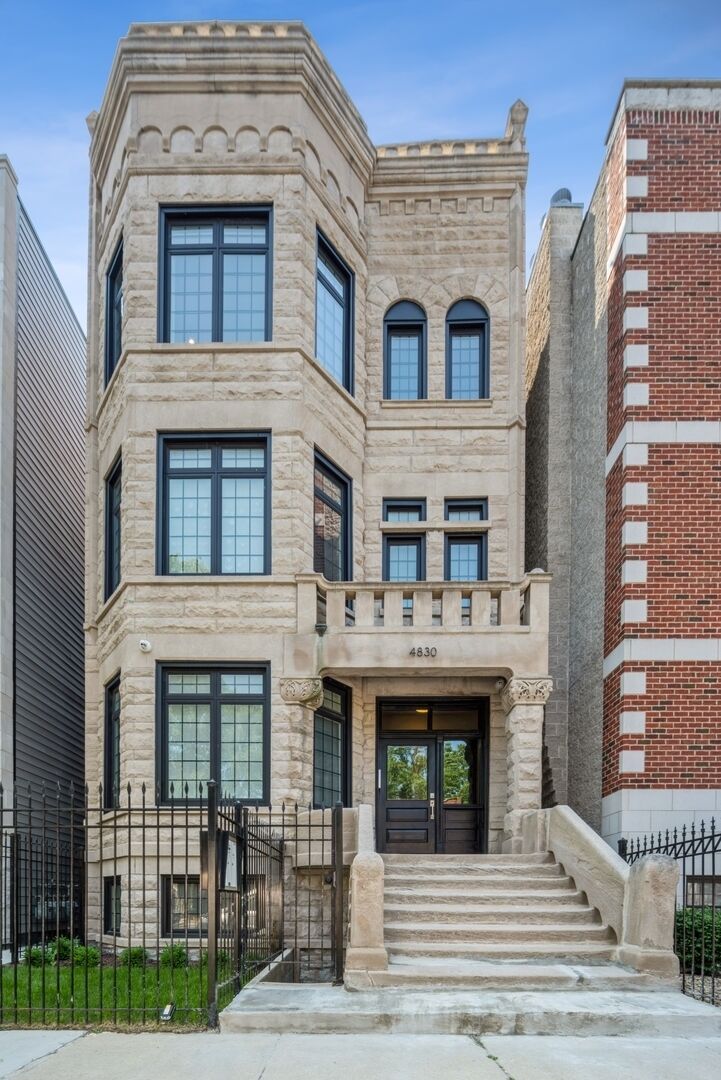Property Photo: 4830 S Saint Lawrence Avenue 1 IL 60615