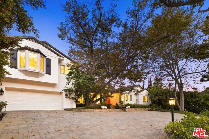 2064 Coldwater Canyon Drive  Beverly Hills CA 90210 photo
