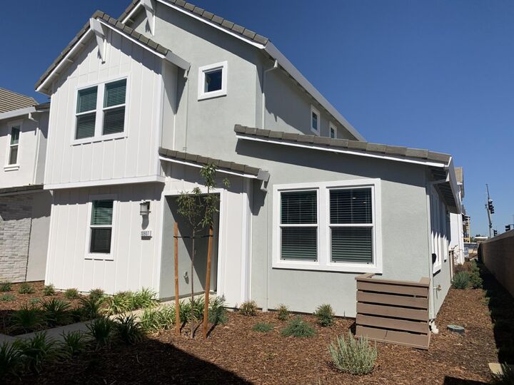 Property Photo: 10907 S Bushel Way CA 95670