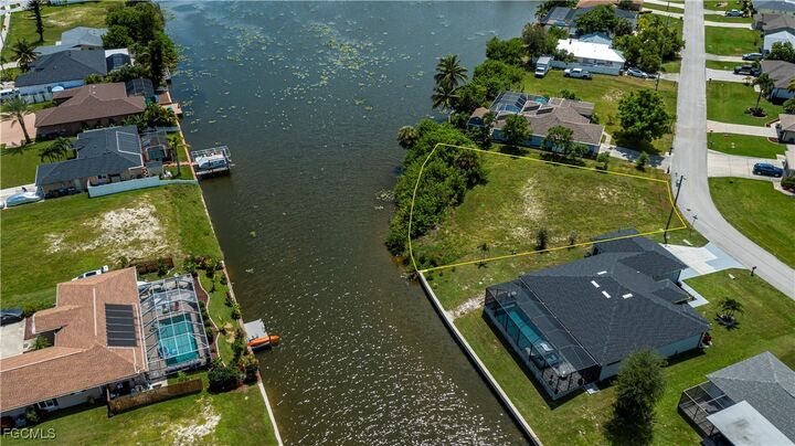 Property Photo:  1203 SE 3rd Avenue  FL 33990 
