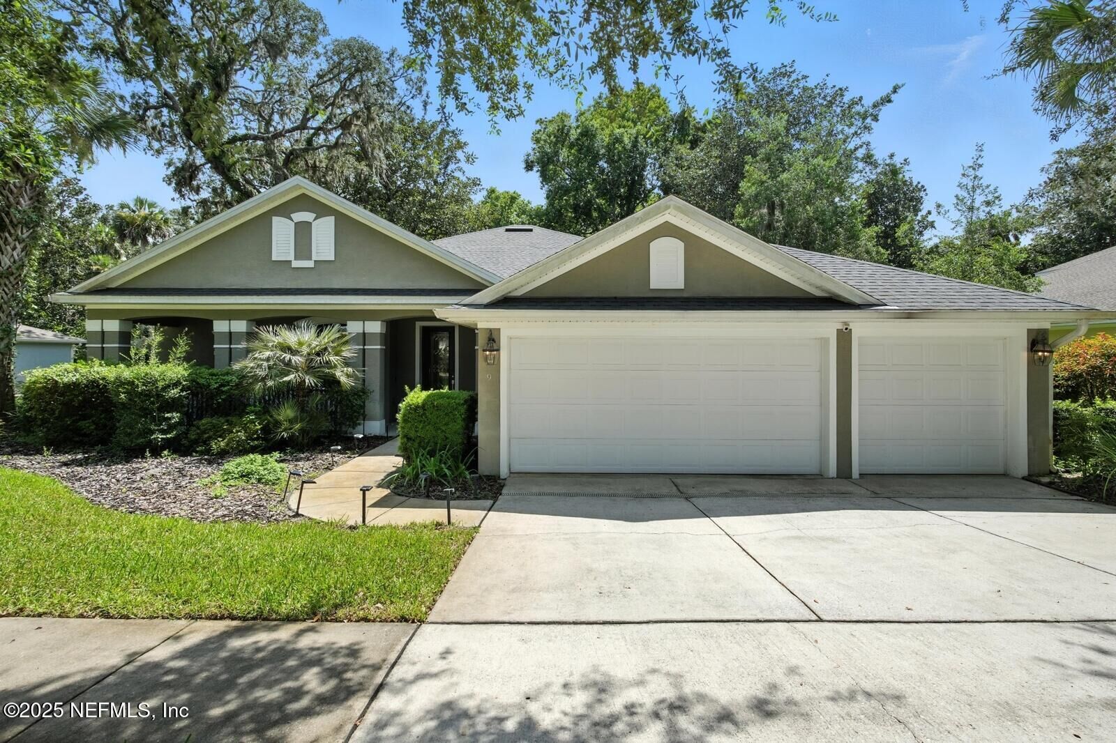 Property Photo: 9 Creekside Drive FL 32137