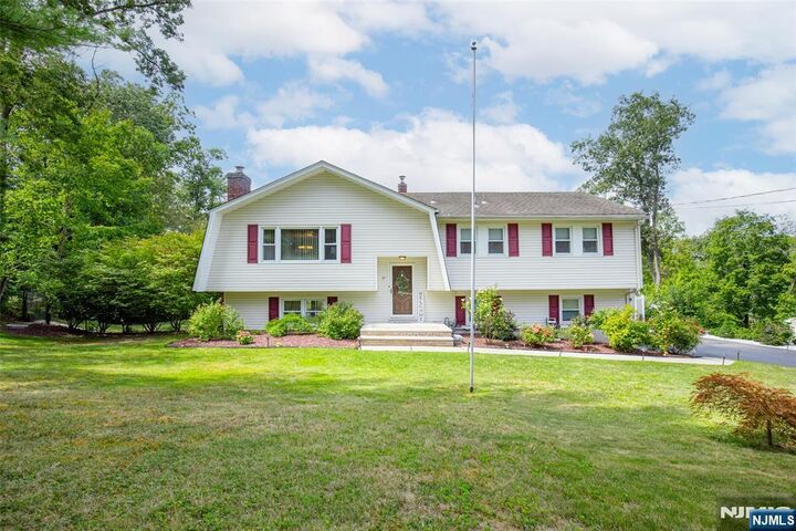 17 Camelot Drive  West Milford NJ 07480 photo
