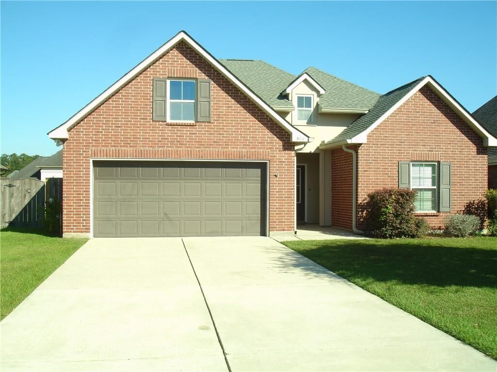 Property Photo:  300 Mansfield Drive  LA 70458 