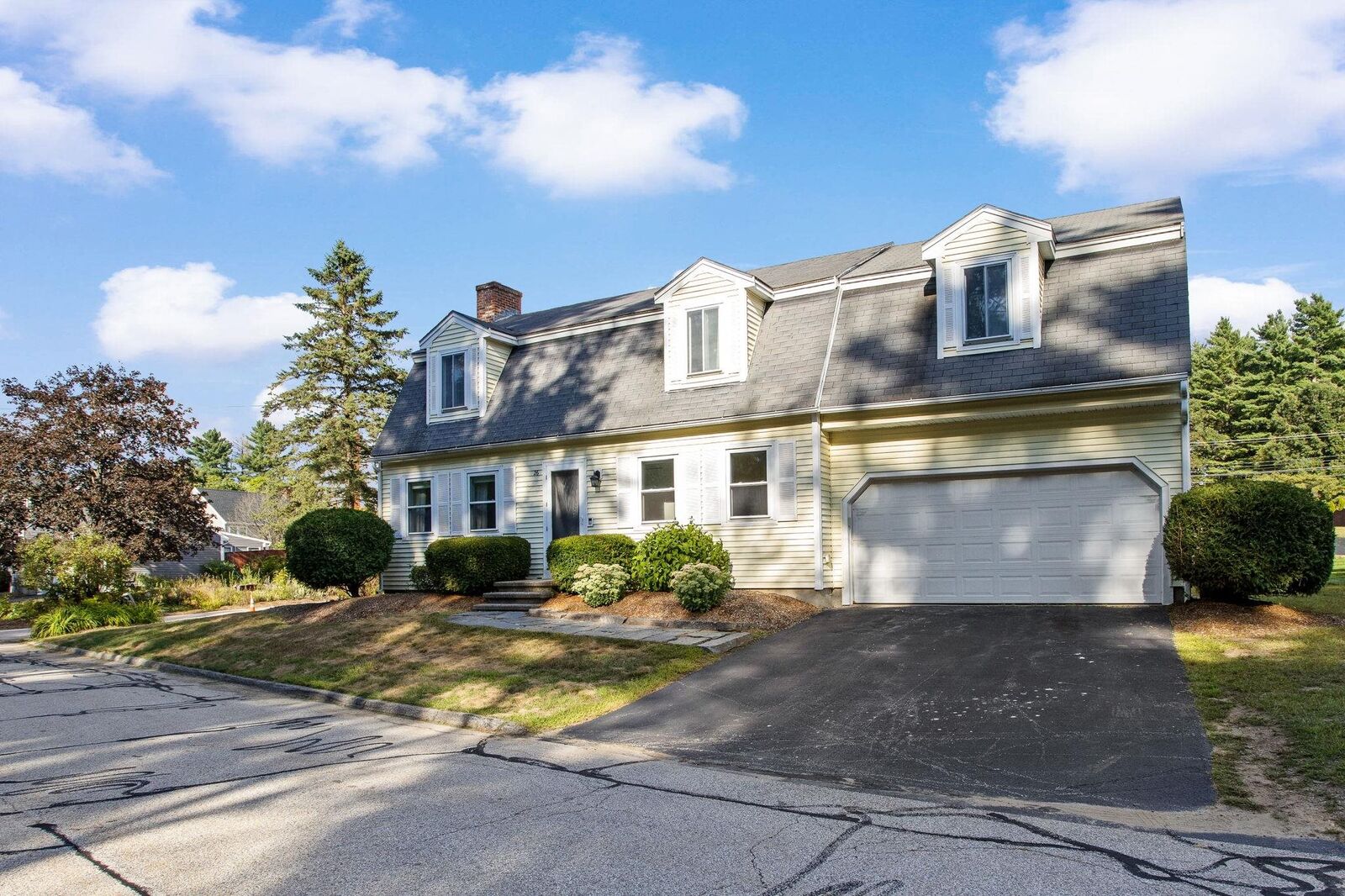 Property Photo: 26 Old Orchard Way NH 03103