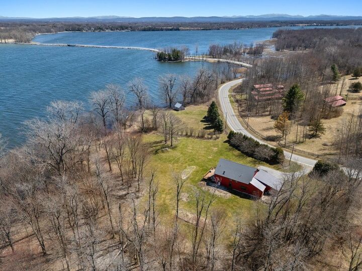 320 Main Street  Isle La Motte VT 05463 photo