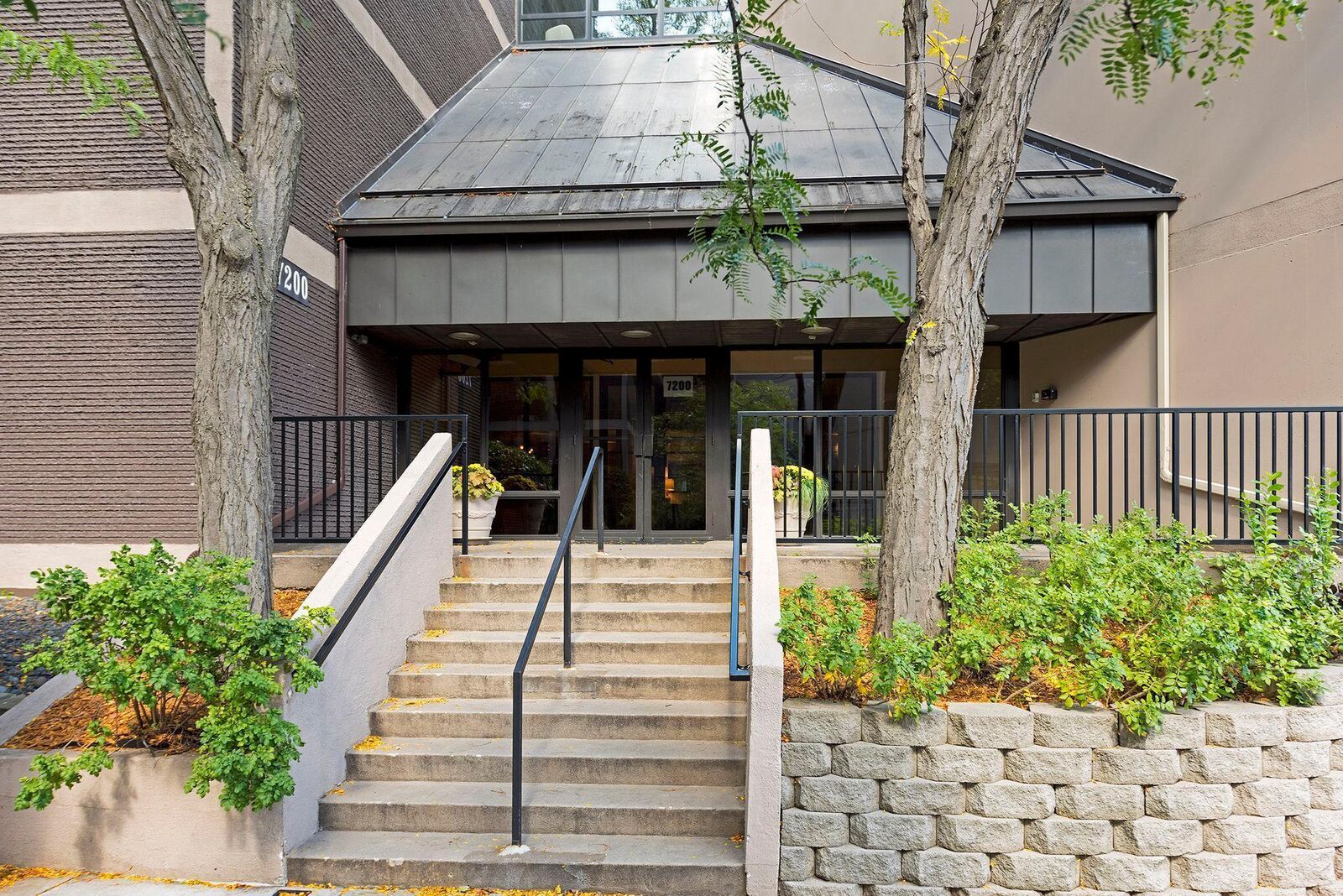 Property Photo:  7200 York Avenue S 220  MN 55435 