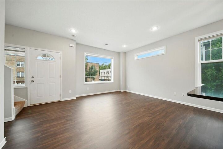 Property Photo:  600 W 32nd Street 4  MN 55408 