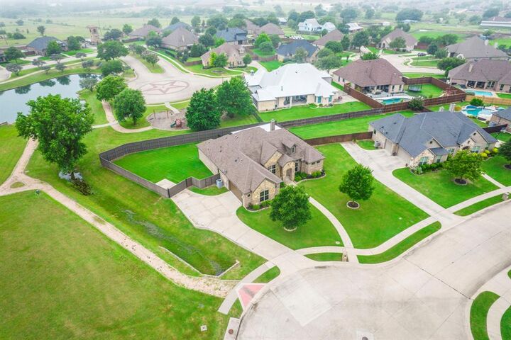 Photo de la propriété:  7218 Hill Country Court  TX 76065