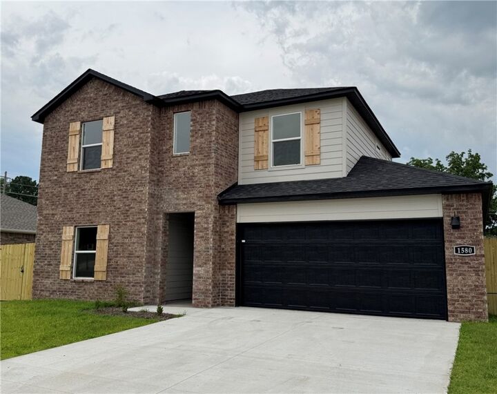 151 S Maroon Avenue  Fayetteville AR 72704 photo