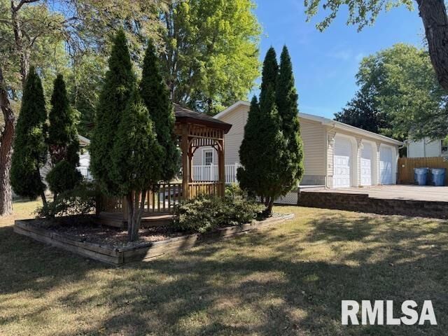 Property Photo: 404 N Maple Street IL 62822