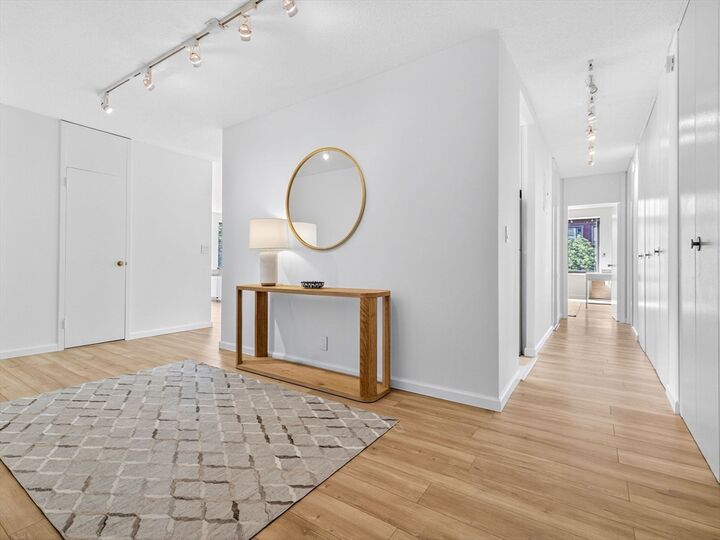 Property Photo:  65 East India Row 6F  MA 02110 