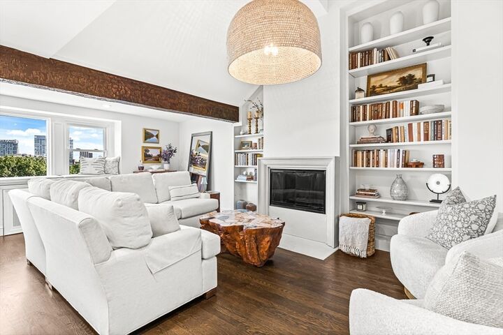 Property Photo:  36 Beacon Street 6  MA 02108 