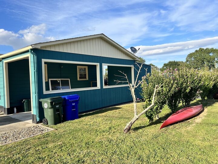 Property Photo: 3 Charlotte Dr RI 02809