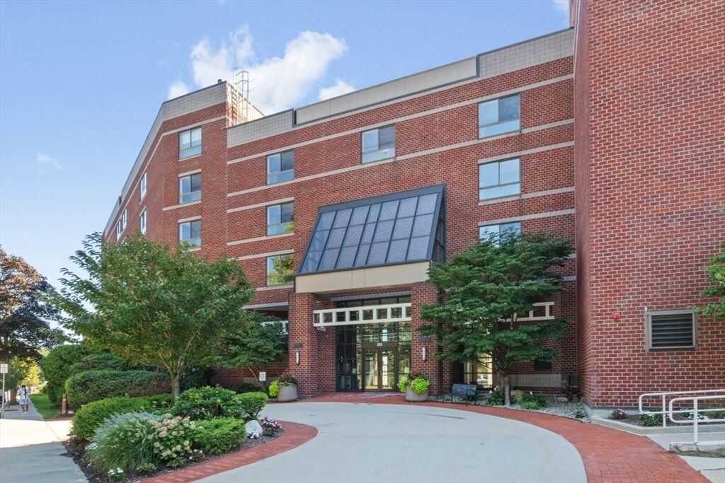 Property Photo: 199 Coolidge Ave 401 MA 02472