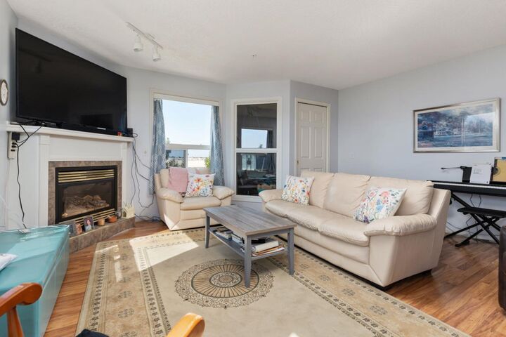 Photo de la propriété:  4623 65 Street 311  AB T4V 4R3 