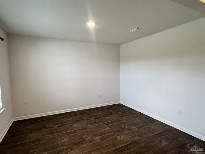 Property Photo:  5862 Blackhorse Cir  FL 32526 