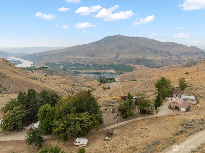 Property Photo:  52  Heidi Lane  WA 98843 