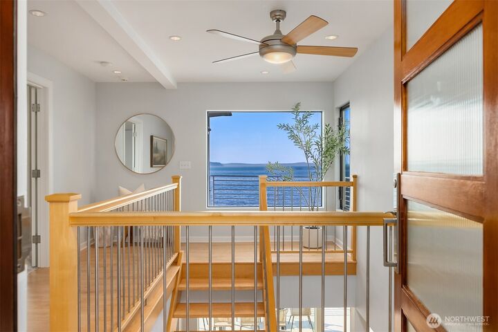 Property Photo: 16733 Maplewild Avenue SW WA 98166