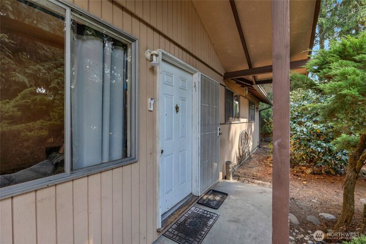 Property Photo: 5029 164th Street SW WA 98026