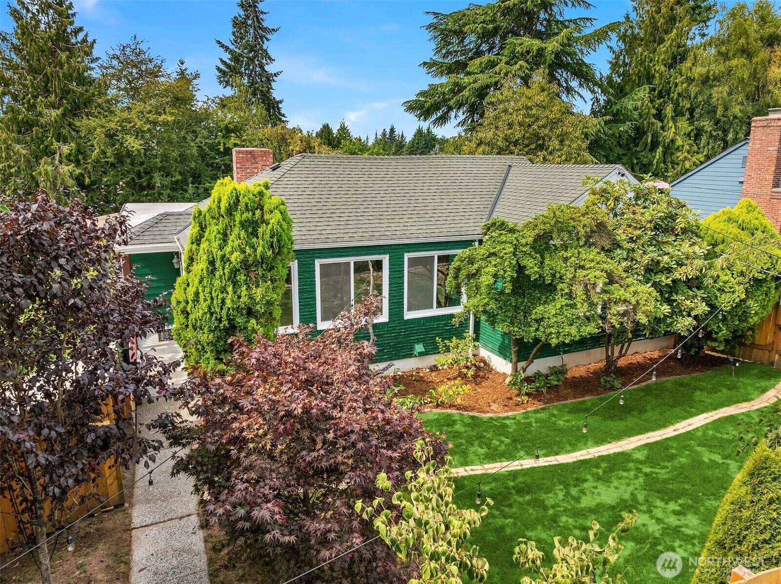 Property Photo: 6833 47th Avenue NE WA 98115