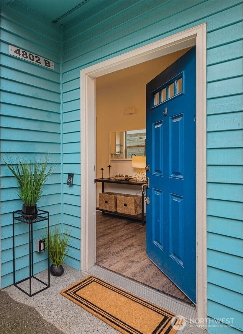 Property Photo: 4802 Delridge Way SW WA 98106