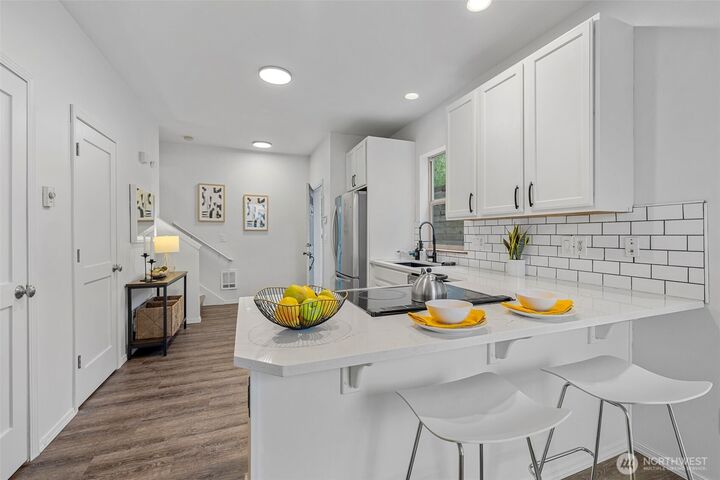 4802  Delridge Way SW  Seattle WA 98106 photo