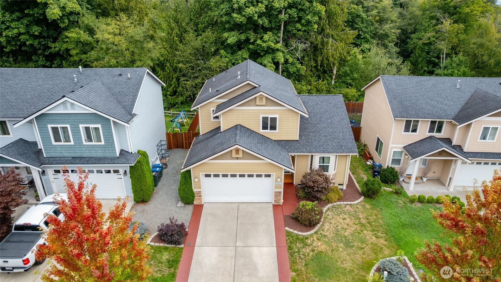 Property Photo: 1537 E Gateway Heights Loop WA 98284