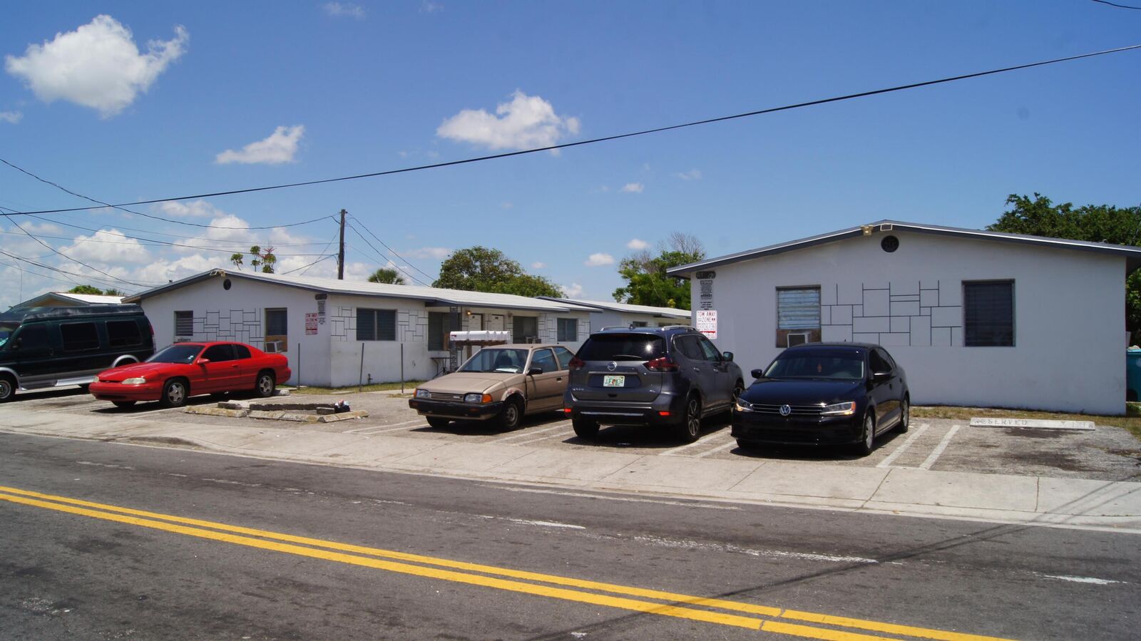 Property Photo: 123 NW 10th Avenue A FL 33435