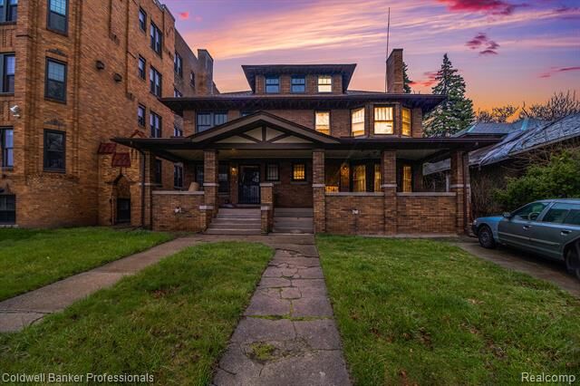 Property Photo: 316 E Grand Boulevard MI 48207