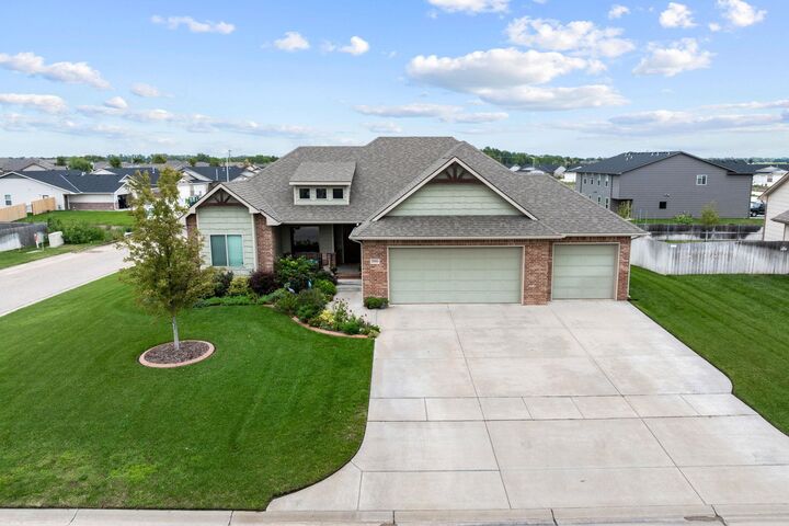 Property Photo: 2416 S Monument St KS 67235