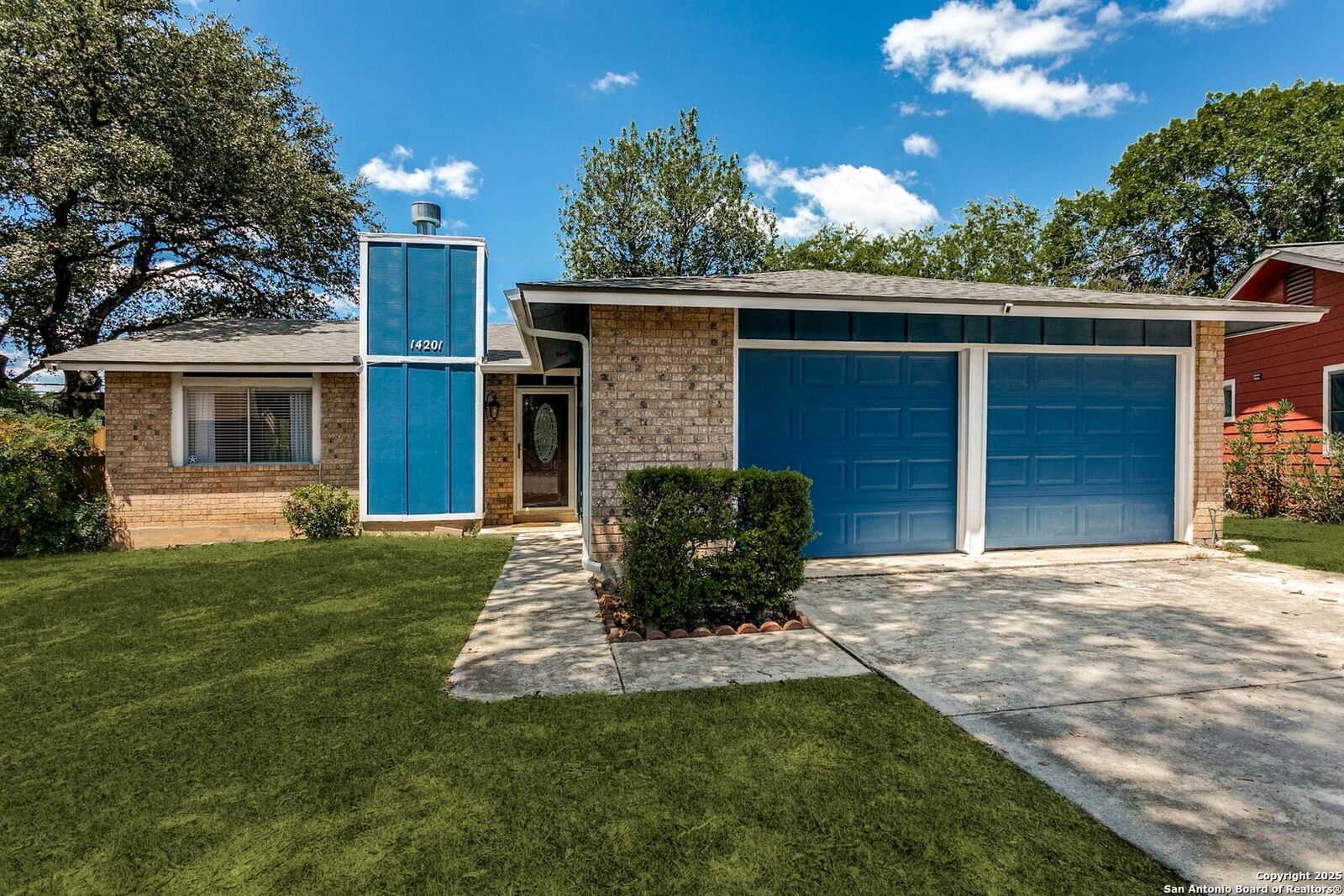 Property Photo: 14201 Modesta Pl TX 78247