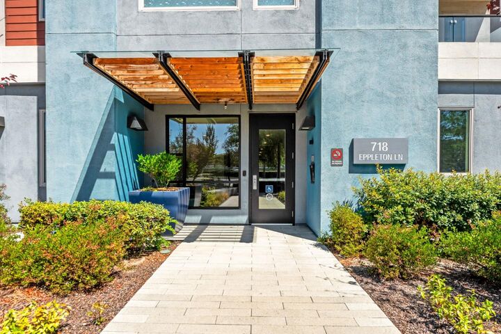 Property Photo: 718 Eppleton Lane 303 CA 94404