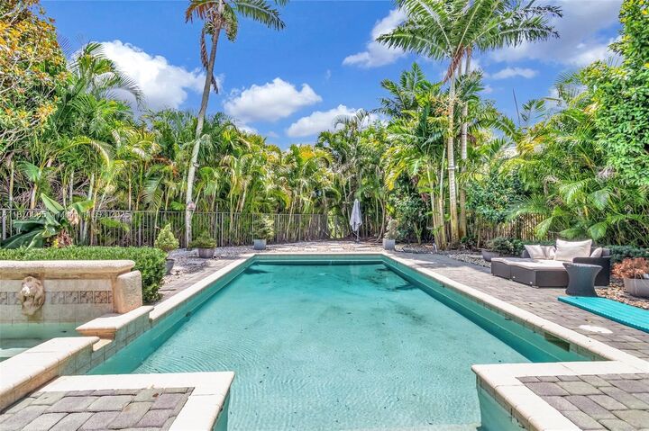 Property Photo:  8244 Lakeview Dr  FL 33412 