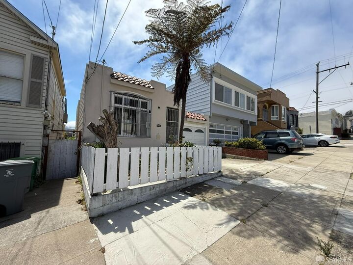 Property Photo:  285 Teddy Avenue  CA 94134 