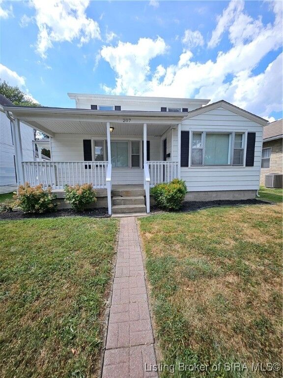 Property Photo:  207 S Elm Street  IN 47129 