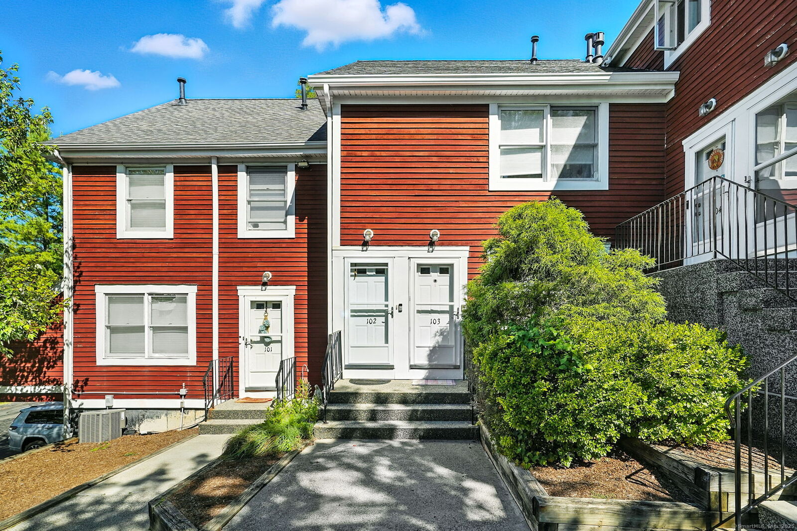 Property Photo:  7 Dean Street 1-103  CT 06810 