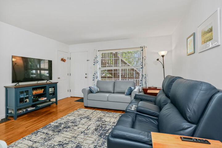 Property Photo: 27 West Main Street Apt 11 CT 06851