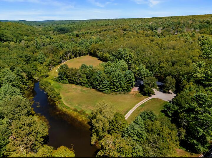 564 Hubbard Road  Killingly CT 06239 photo