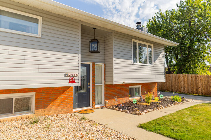 Property Photo: 2086 Big Horn Avenue WY 82801