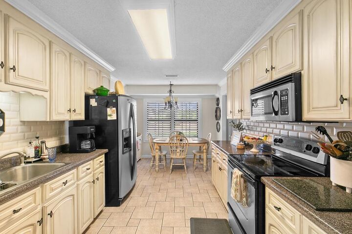 Property Photo:  576 Taylor Road  AL 36301 
