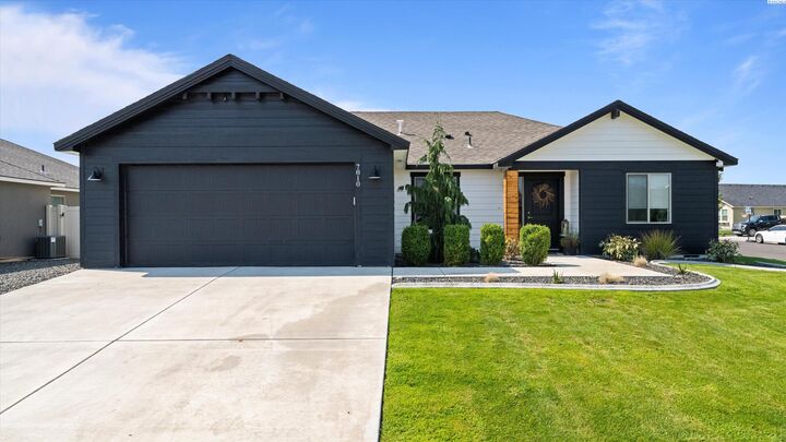 Property Photo: 7810 Cassiar Dr WA 99301