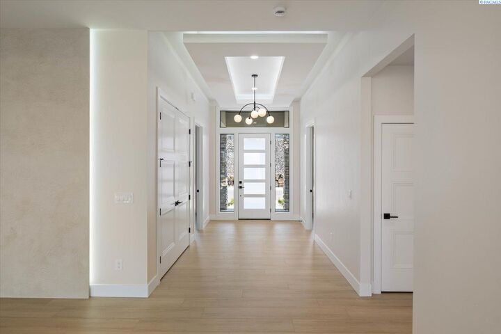 Property Photo: 7483 W 23rd Ave 11 WA 99338