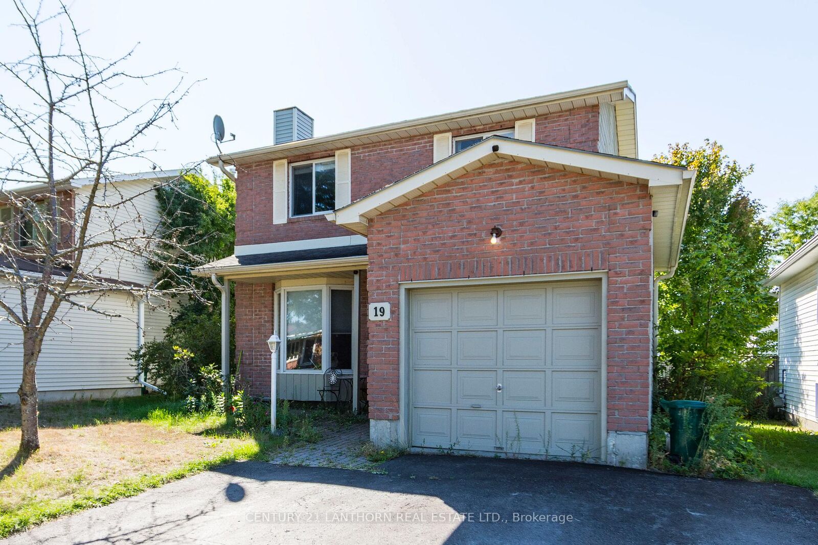 Photo de la propriété:  19 Bogart Crescent  ON K8P 5E9 