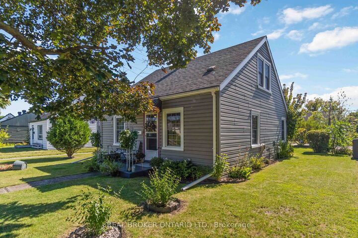 Photo de la propriété: 20 Roosevelt Drive ON K7A 3J8