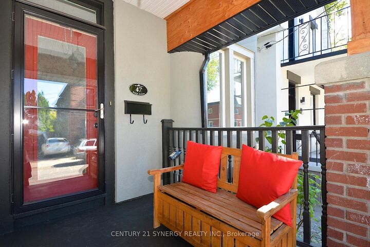 Property Photo: 47 Roslyn Avenue ON K1S 4W2