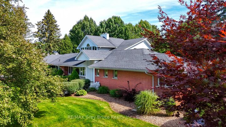 Property Photo:  525 4th Avenue W  ON N4K 4V3 
